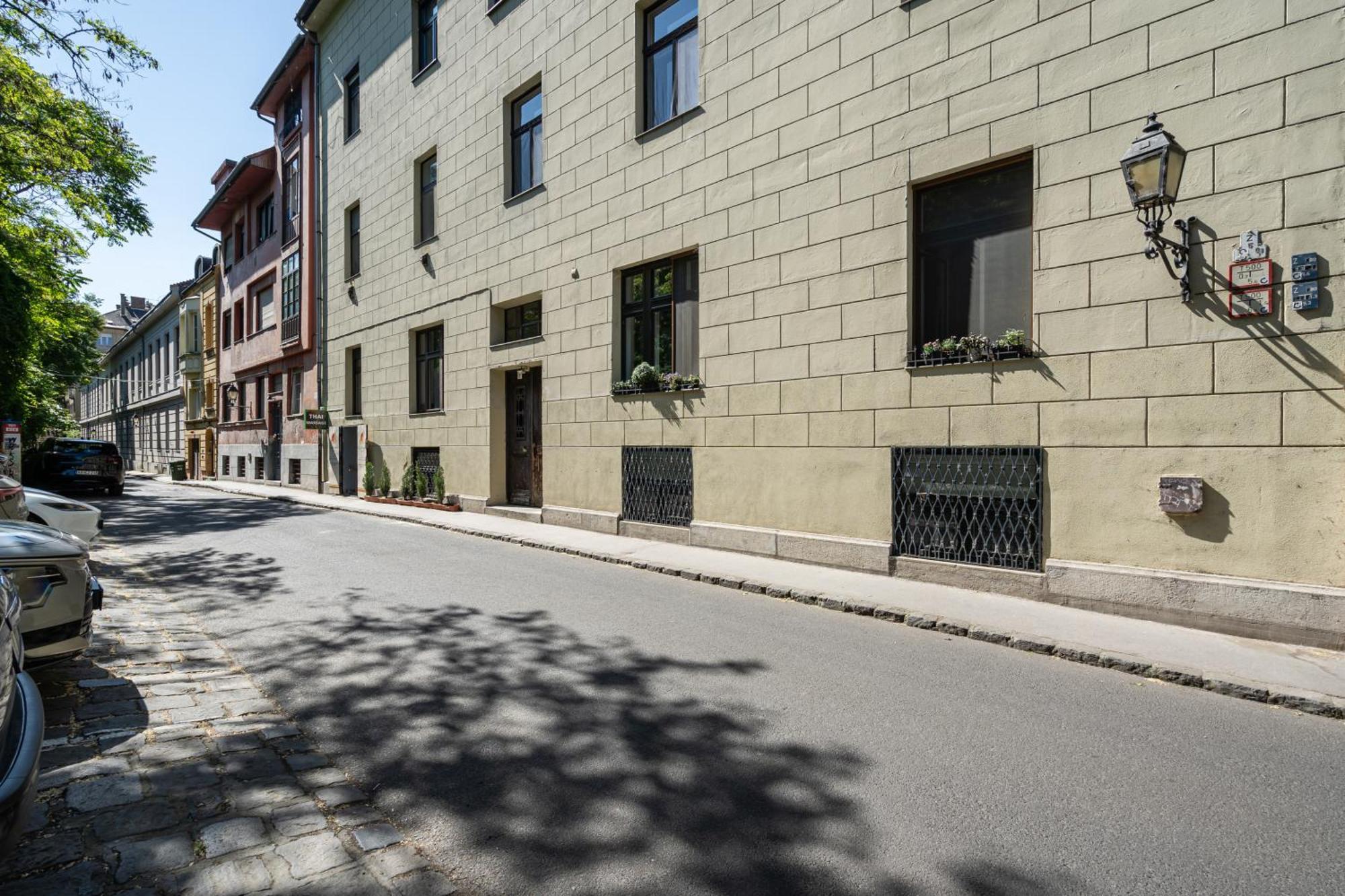 Castle Chainbridge Apartment Budapest Extérieur photo