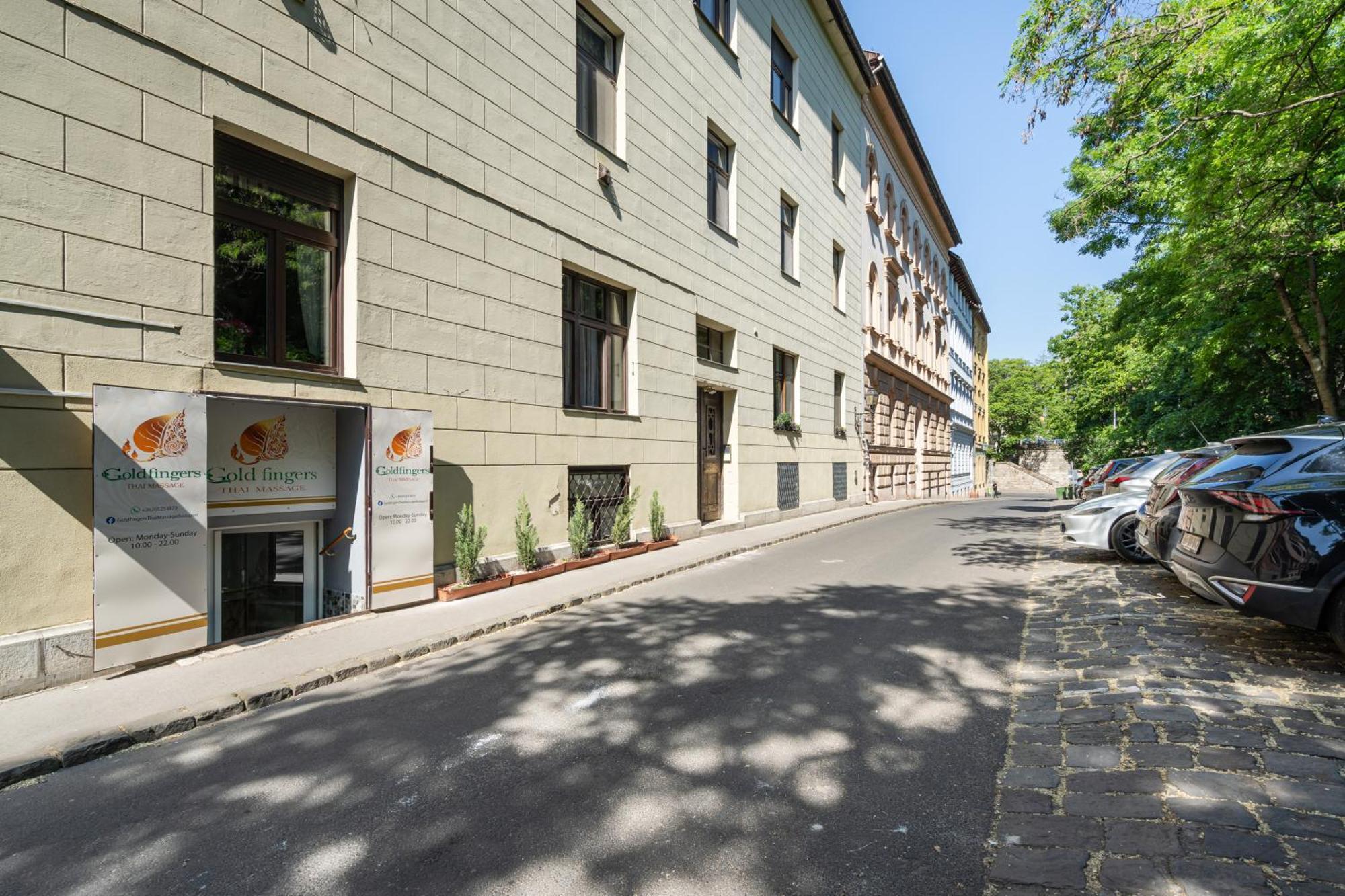 Castle Chainbridge Apartment Budapest Extérieur photo